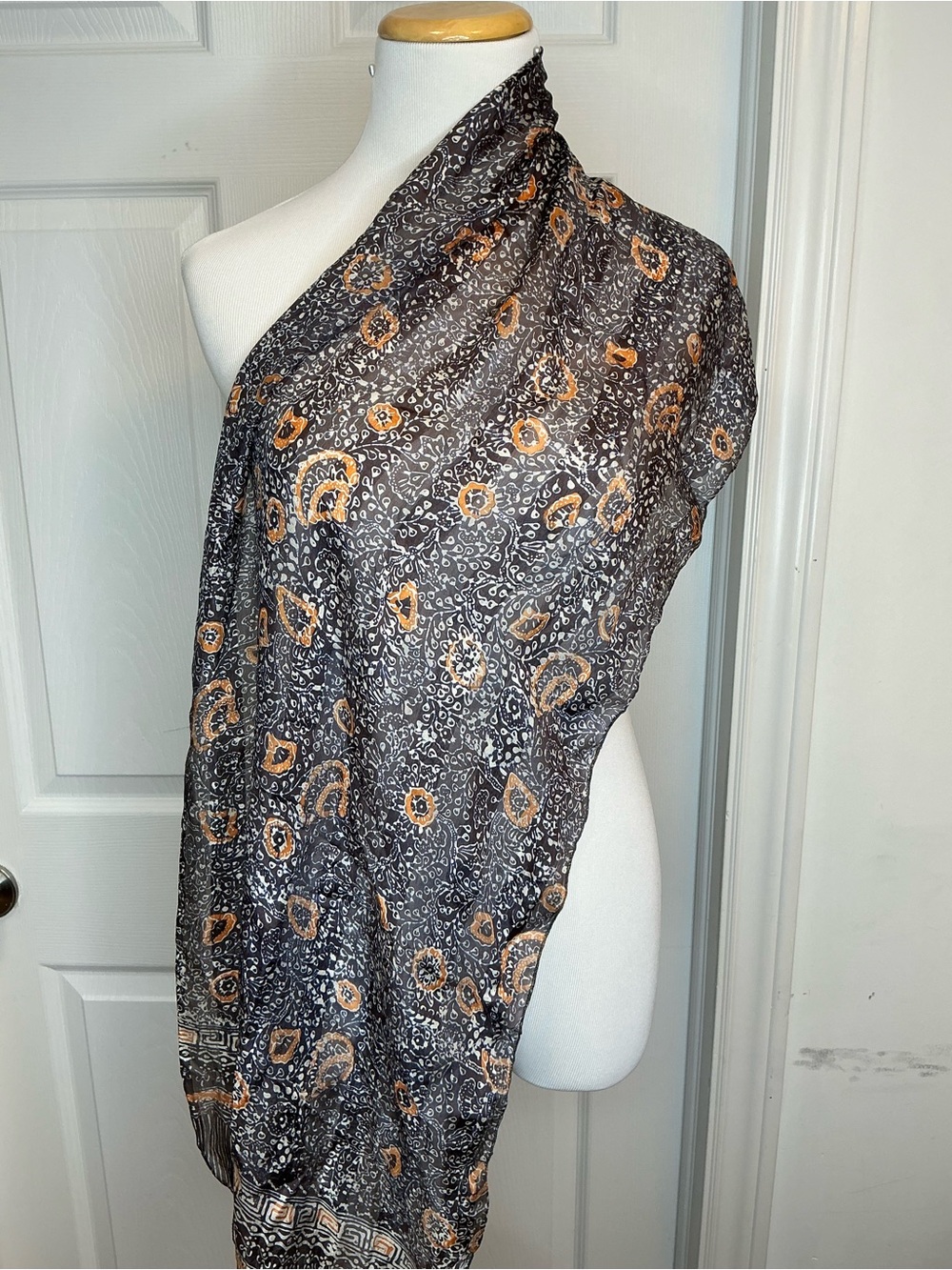 2049 - 100% Silk Lightweight Brown and Orange Floral Scarf - Picture 4 of 4